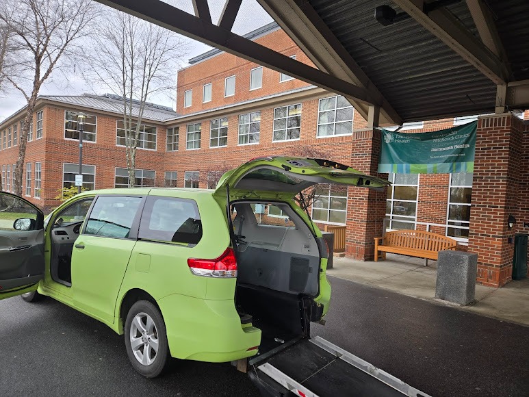 MFT driver assisting passenger